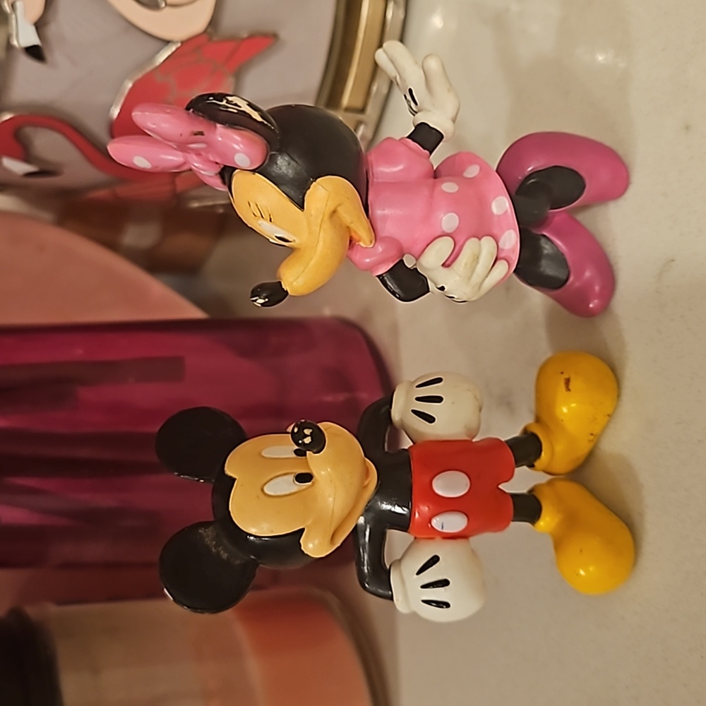 Mickey and Minnie figures 💕